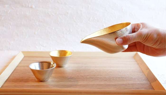 お酒がやわらかく、まろやかに!格別の味わい「錫の酒器」