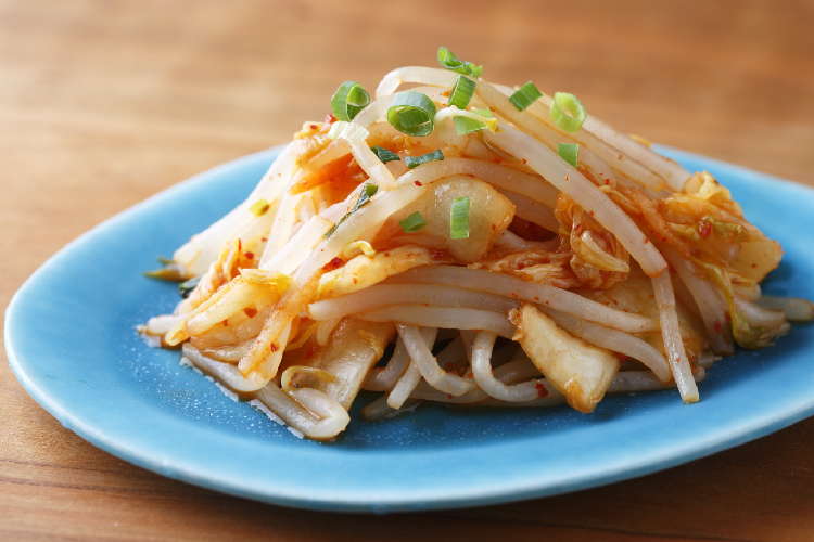 レンジ調理で簡単なピリ辛おつまみ もやしとキムチのレンジナムル