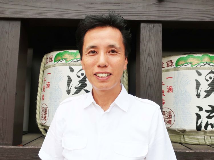 明るく爽やかな笑顔が印象的な遠藤秀三郎社長