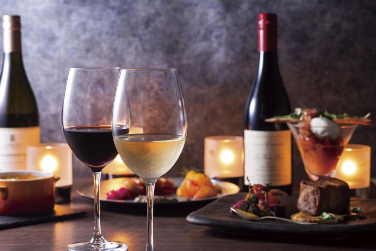 ヨックモック青山本店「BLUE BRICK LOUNGE」で、おいしい食事とワインを満喫!