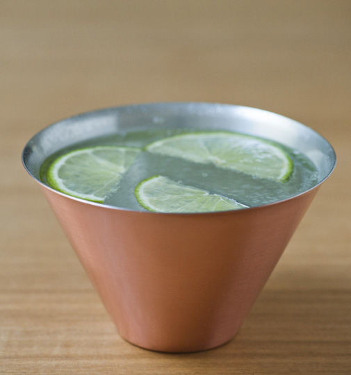 至福の冷たさ! 伝統工芸品・高岡銅器で飲むカクテル