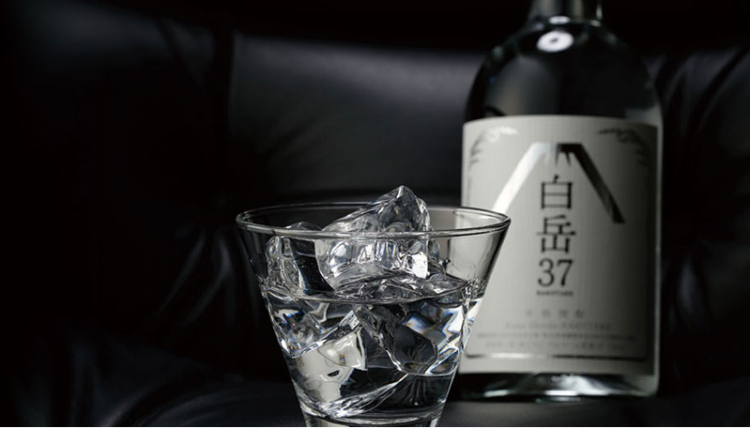 熊本の焼酎【白岳(はくたけ)】飲み飽きしない定番の米焼酎