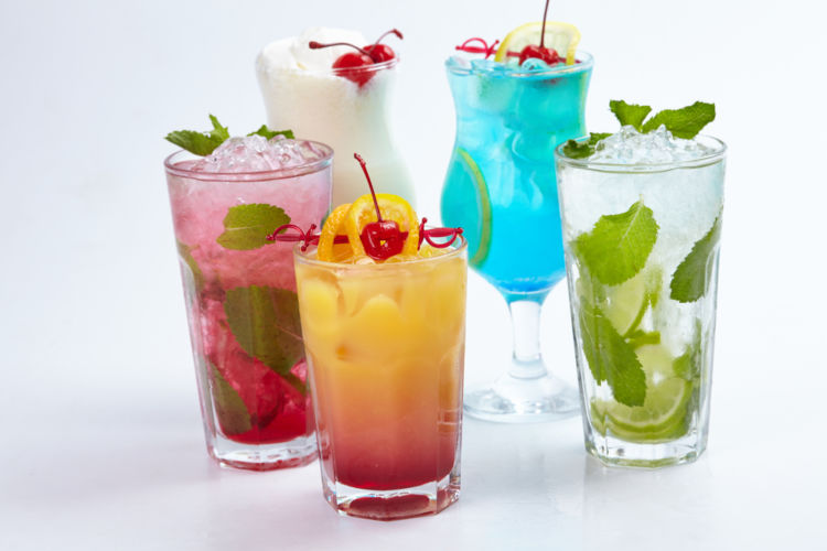 気になる糖質が多いお酒と少ないお酒についてご紹介します。