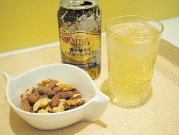 なんちゃってバー気分。夜にしっぽりナッツとハイボールテイスト