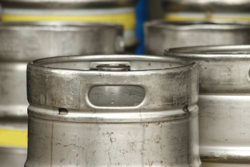 ビール樽の材料は木材からステンレスへ