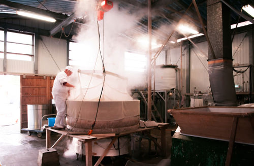「雪洲」は伝統的製法で仕込み、貯蔵熟成した焼酎