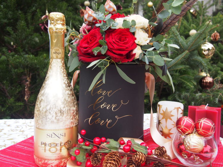 クリスマスギフトにおすすめ。“華やかなお花とワインのセット”を贈ろう!