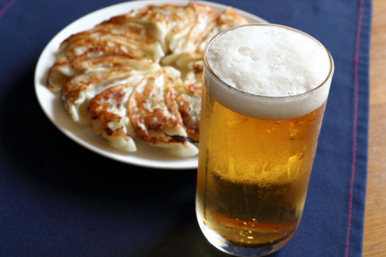 ビールと餃子が最強コンビである理由