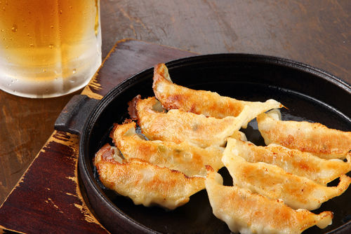 キンキンのビールとアツアツの餃子は抜群のコンビ