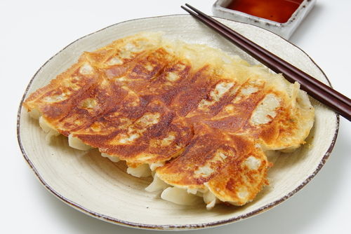 餃子の魅力はさまざまな味のバリエーション