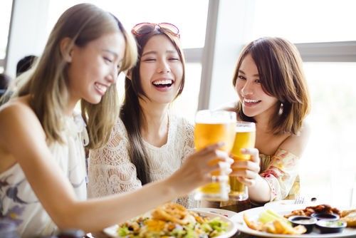 白ビールはフルーティな飲みやすさで女性にも人気