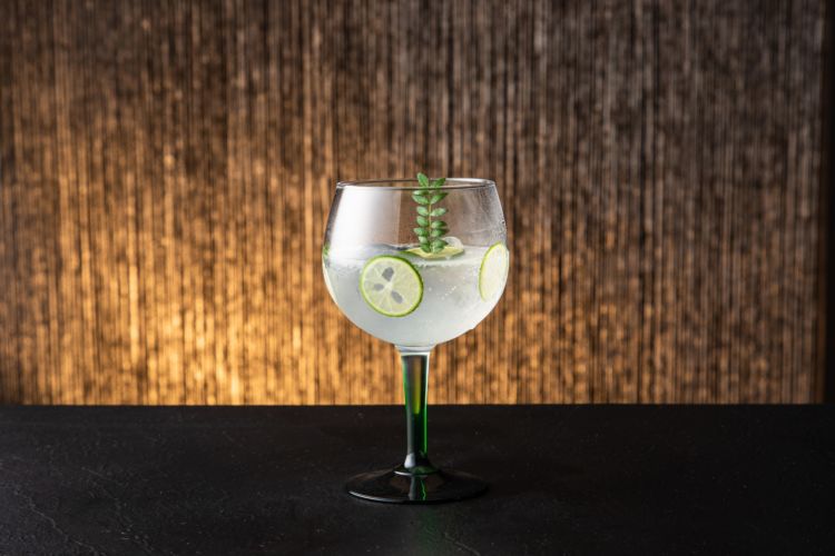 酒粕やヒノキ、ハーブティーなどを使った斬新なカクテルに注目!