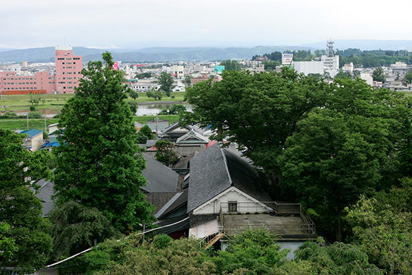 夏の「のぼり蔵」全景