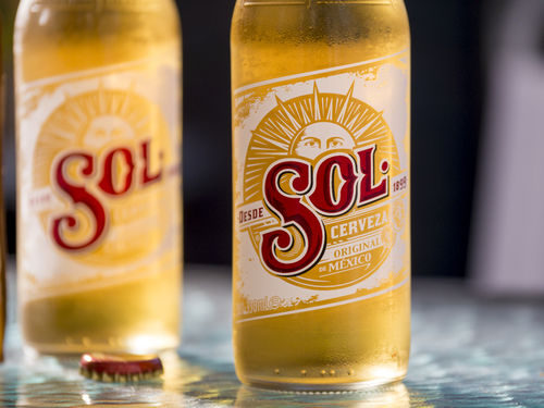 メキシコビールのなかでも軽い飲み口をたのしめる「Sol」