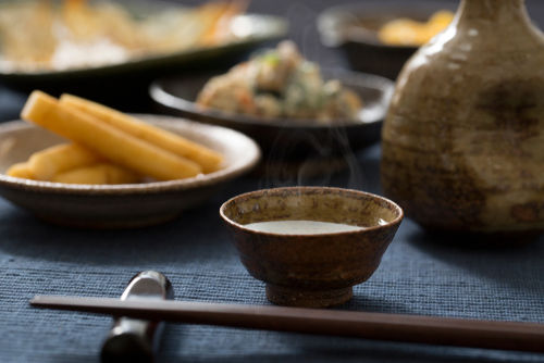 日本酒をぬる燗でたのしむ作り方のコツ