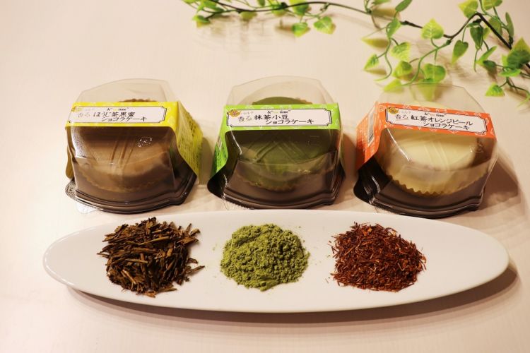 今回おすすめするスイーツは&“me time”シリーズの「茶ッハトルテ」
