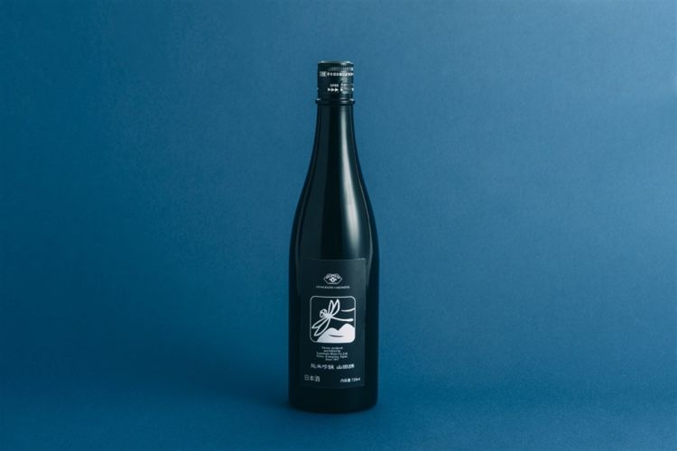 酒好きなら反応する人も多いトンボラベルの一本は、1857年創業の酒造「泉橋酒造」とAKOMEYAとのコラボで完成した特別名純米吟醸