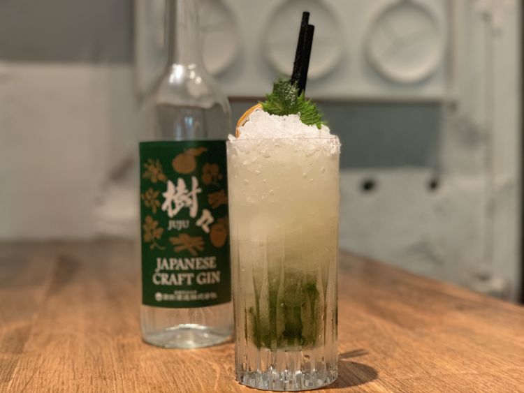 「香り酵母仕込み」の本格米焼酎と厳選ボタニカル7種のハーモニーが特徴!「樹々(じゅじゅ)」(濵田酒造)を使った「樹々モヒート」