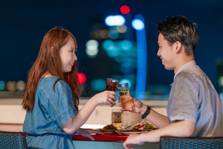カップルに好評な「Tシート」は6席限定