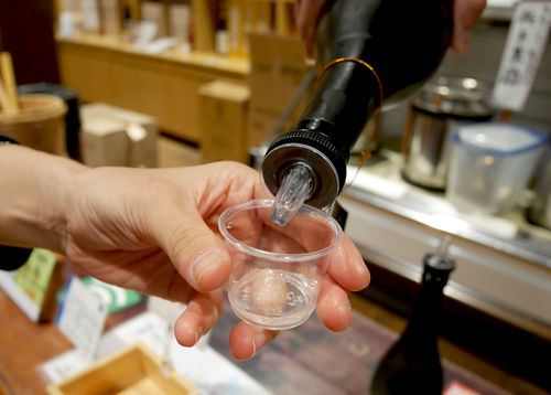 「澤乃井」を造る小澤酒造ではきき酒もたのしめる