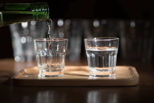 お好みの焼酎は、芋?麦?好みの焼酎を見つけるために、テイスティングをしてみよう