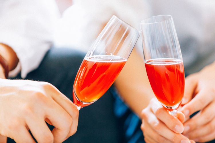 クラフトビール「苺花一愛」を、ぜひ大切なパートナーや家族、友人、同僚へ送ってみませんか。普段はなかなか恥ずかしくて言葉にできない想いを伝え、特別な時間を過ごすにはふさわしい一品です。