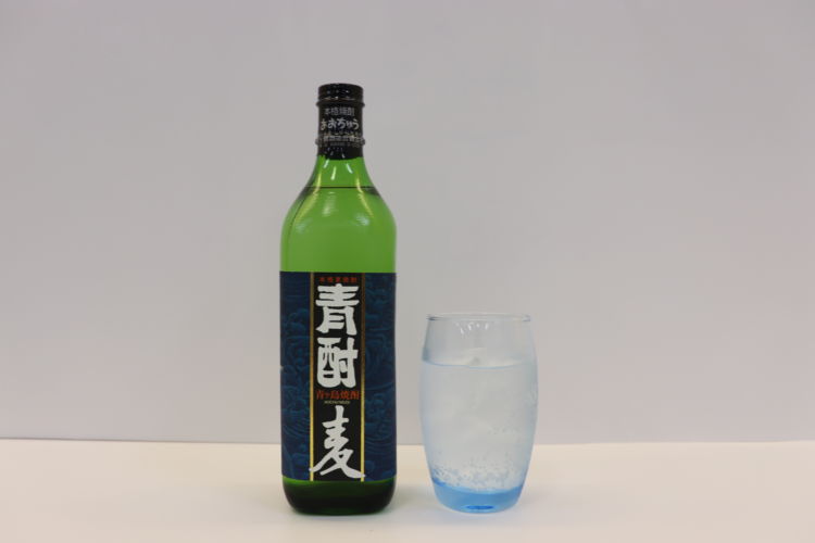 【芳醇な麦の香ばしい香りと、コクのある味わいが特徴 青酎(あおちゅう) 麦(青ヶ島酒造)】