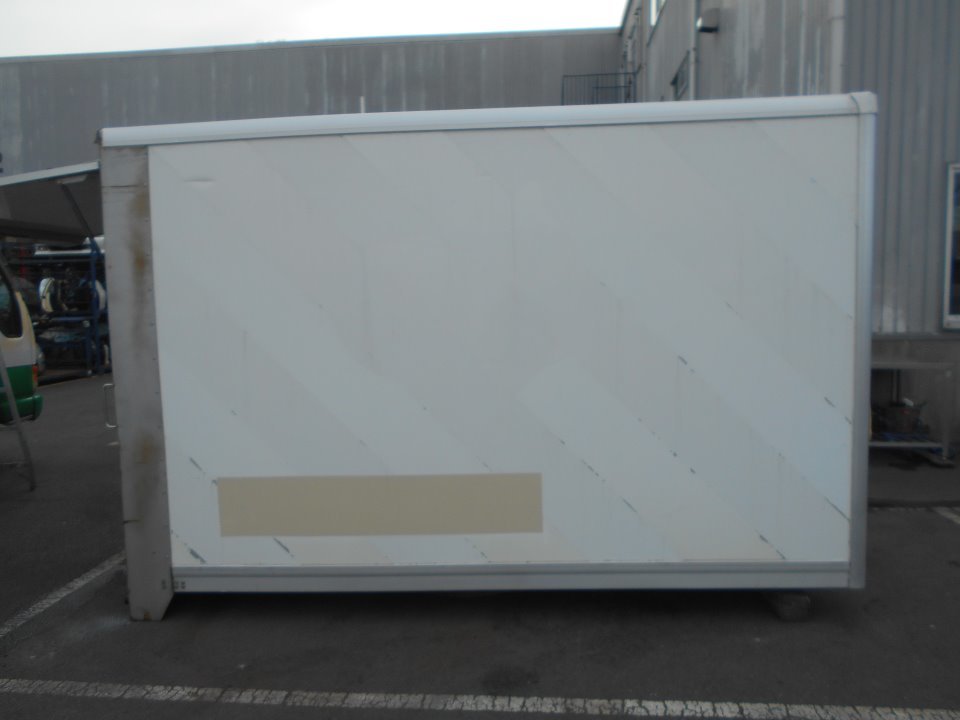 荷箱(アルミ) 外寸 縦1830×横3300×高2220