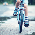 便利なレイングッズで雨の日の自転車を快適に