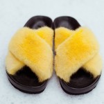 おしゃれで履きやすいファーサンダルの魅力