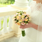 結婚式にはバックポイントのパンプスがおすすめ！