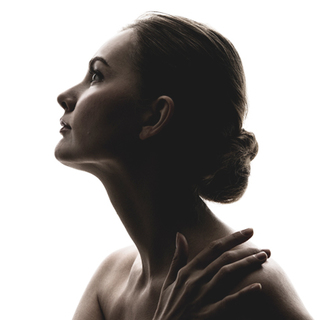 年齢は首に出る？首ケアで気を付けたい2つのポイント