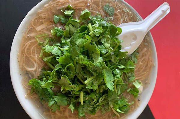 愛吃香菜是邪教？10 個飲食喜好「矛盾大對決」，你是哪一派？