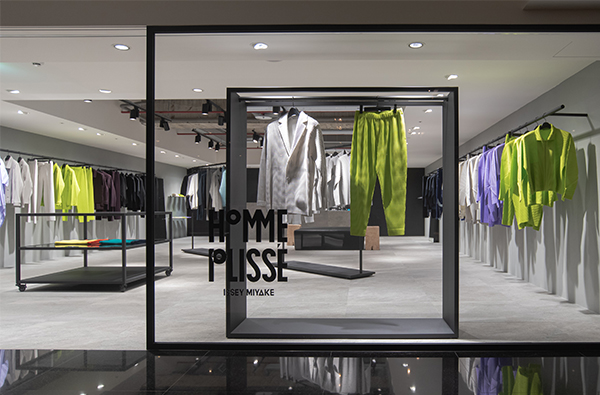 HOMME PLISSÉ ISSEY MIYAKE進駐麗晶精品，再創打褶工藝新思維！