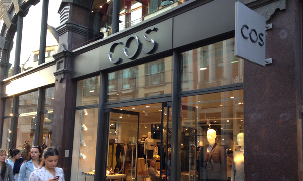 遊歐美必逛！超高C/P值、極簡剪裁的 H&M 姐妹牌「COS」