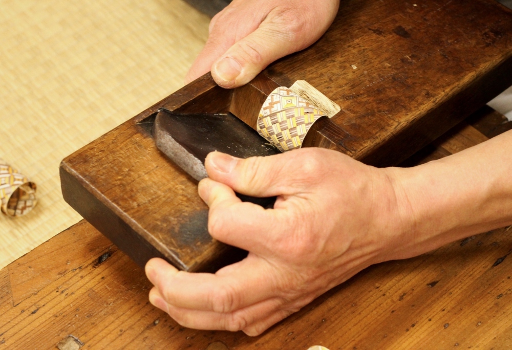 Shaving a seed plate