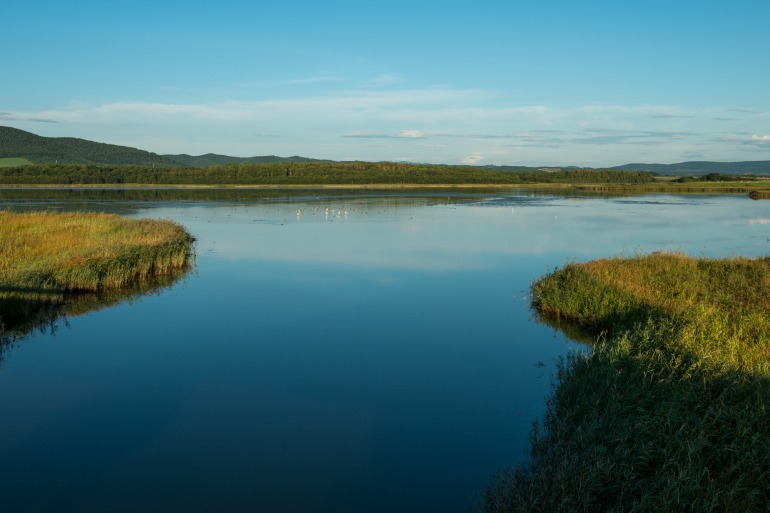 コムケ湖の風景