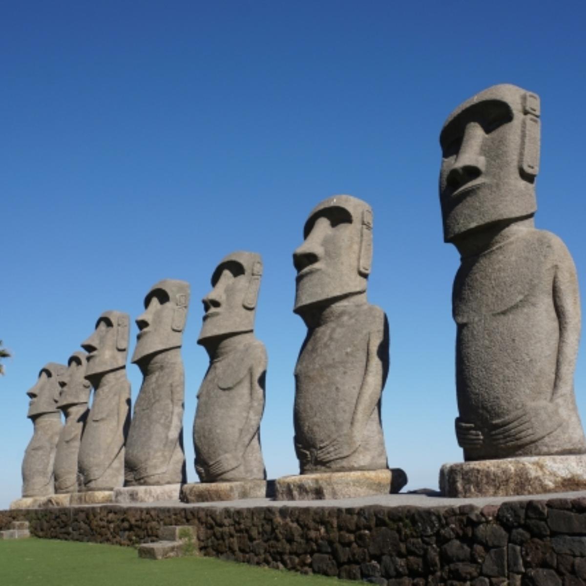 なぜ宮崎県のサンメッセ日南にモアイ像が The Gate 日本の旅行観光マガジン 観光旅行情報掲載