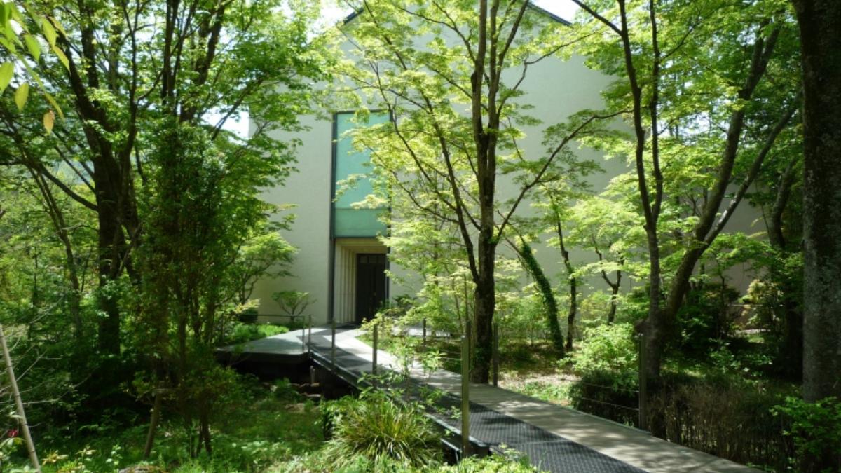 お庭の池を覗き込む子供セット　ガラス細工 お庭の池を覗き込む子供セットガラス細工