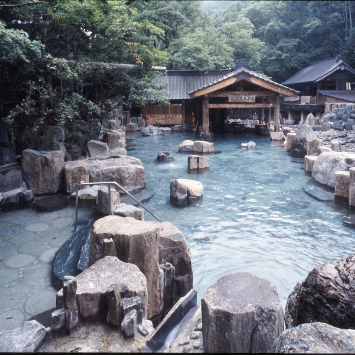 体验一下电影拍摄地 宝川温泉 的大露天温泉 The Gate 日本旅游观光杂志 提供观光旅游信息