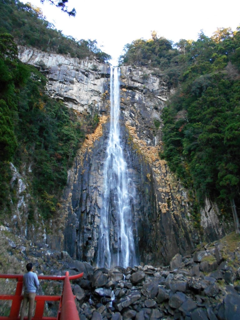 くで見る那智の滝
