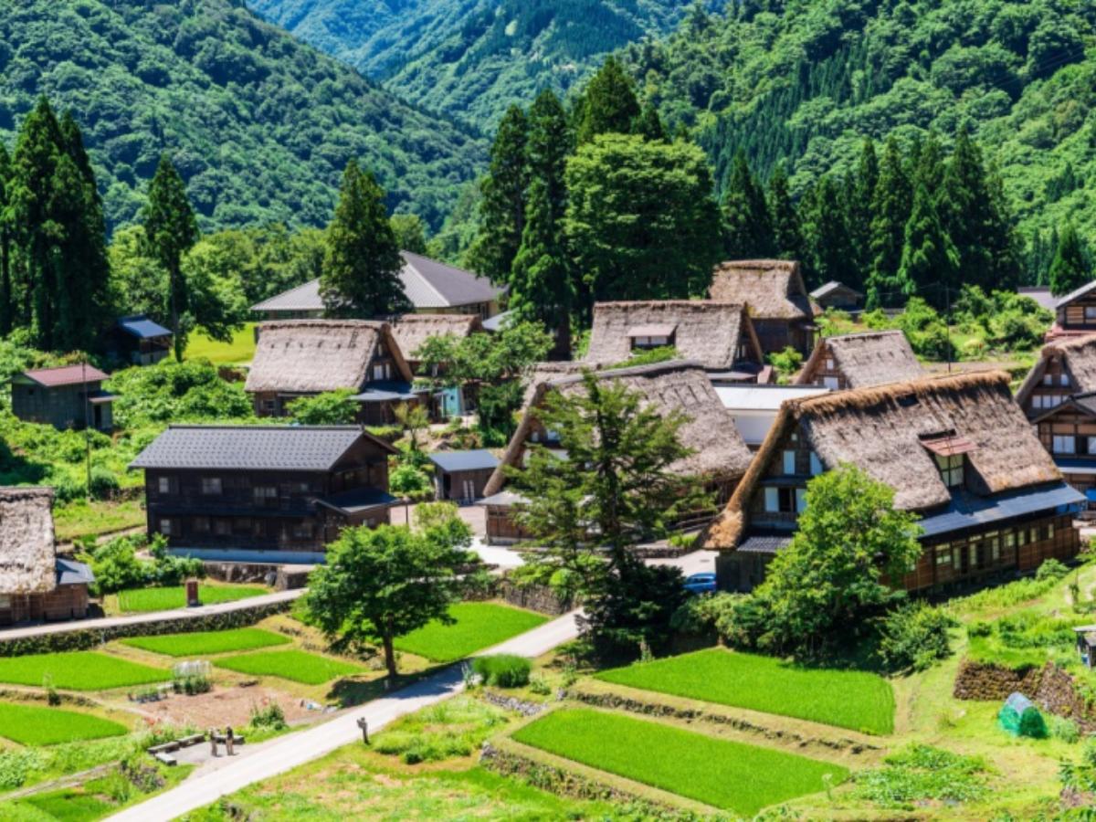 世界遺産【越中五箇山】合掌造りの特徴とは？｜THE GATE｜日本の旅行