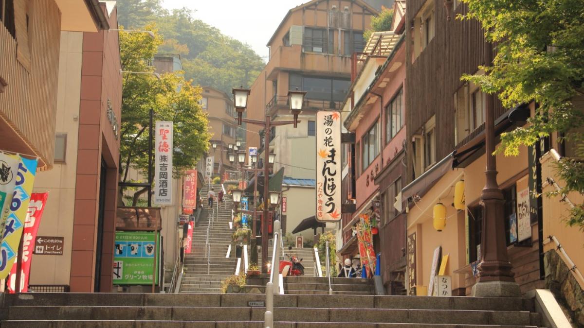 千と千尋の神隠しのモデル？【伊香保温泉】365段の石段街散策と観光 