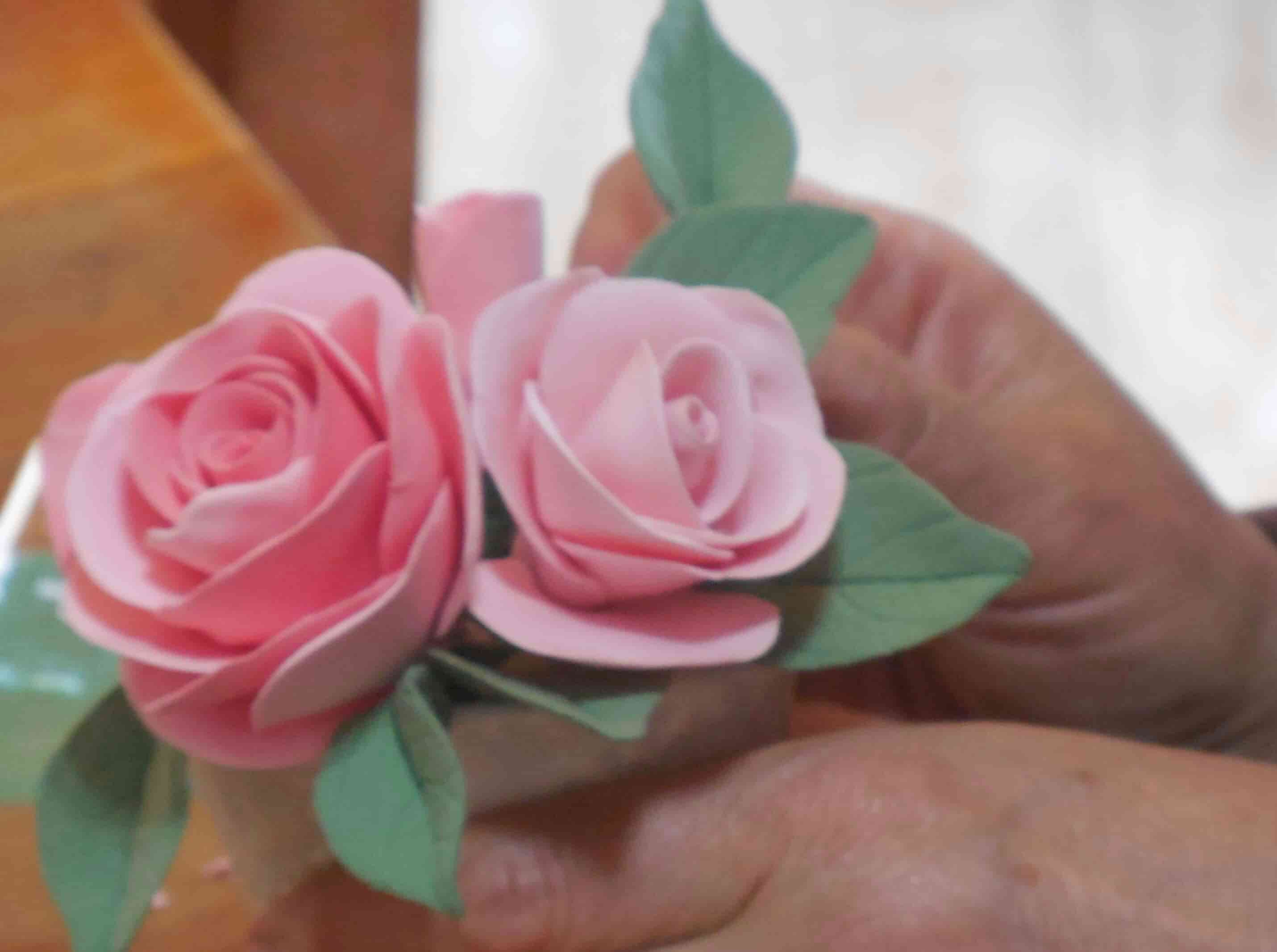 東京 練馬 クレイフラワー まるで本物のように美しいバラの花を粘土で作る クレイフラワー体験 The Gate 日本の旅行観光マガジン 観光旅行情報掲載