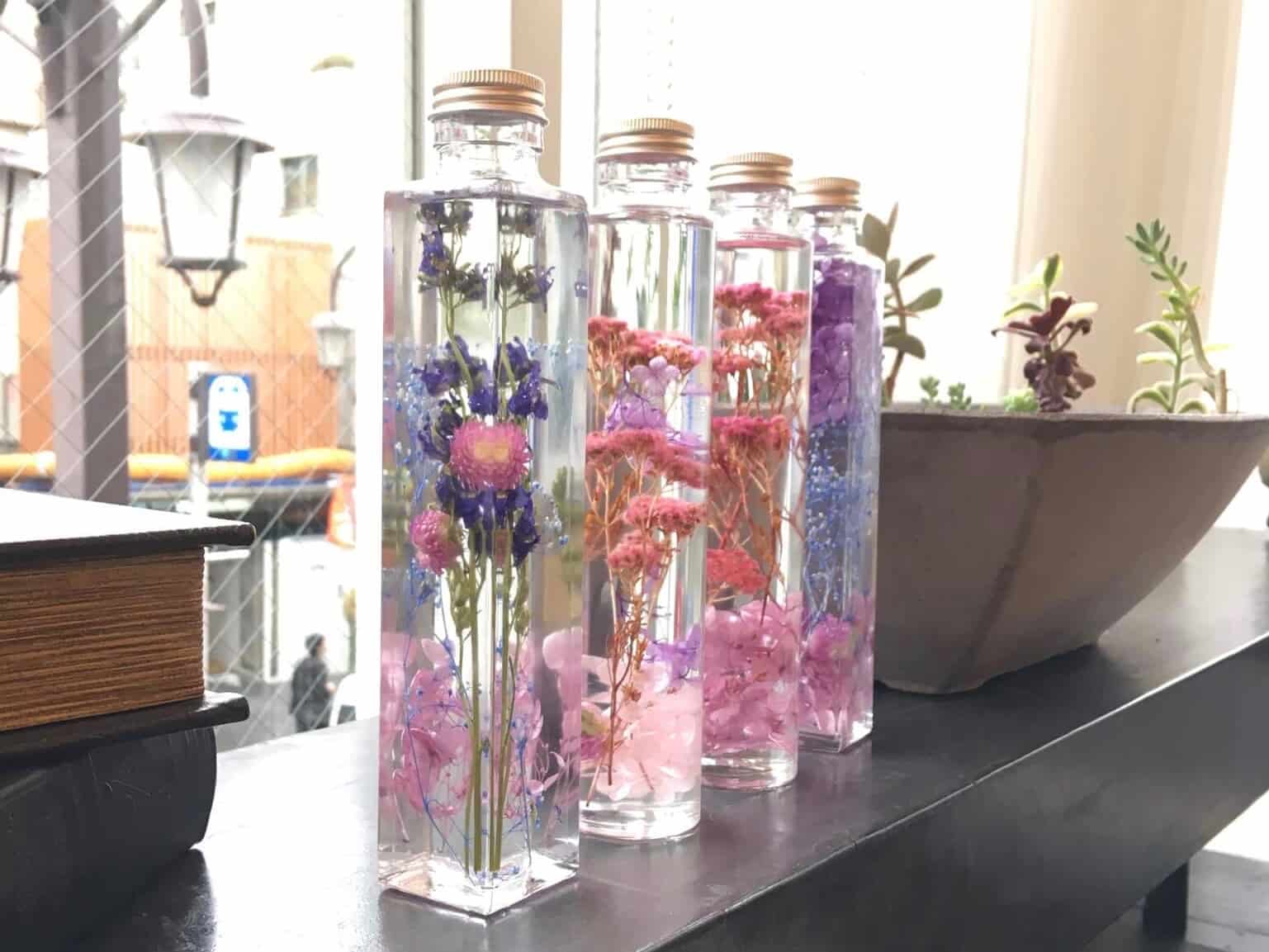 東京 練馬 ハーバリウム ゆらゆらと漂う色鮮やかな花たちに癒される ハーバリウム作り体験 The Gate 日本の旅行観光マガジン 観光旅行情報掲載