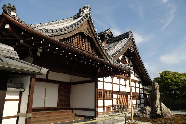 重厚な佇まいの天龍寺