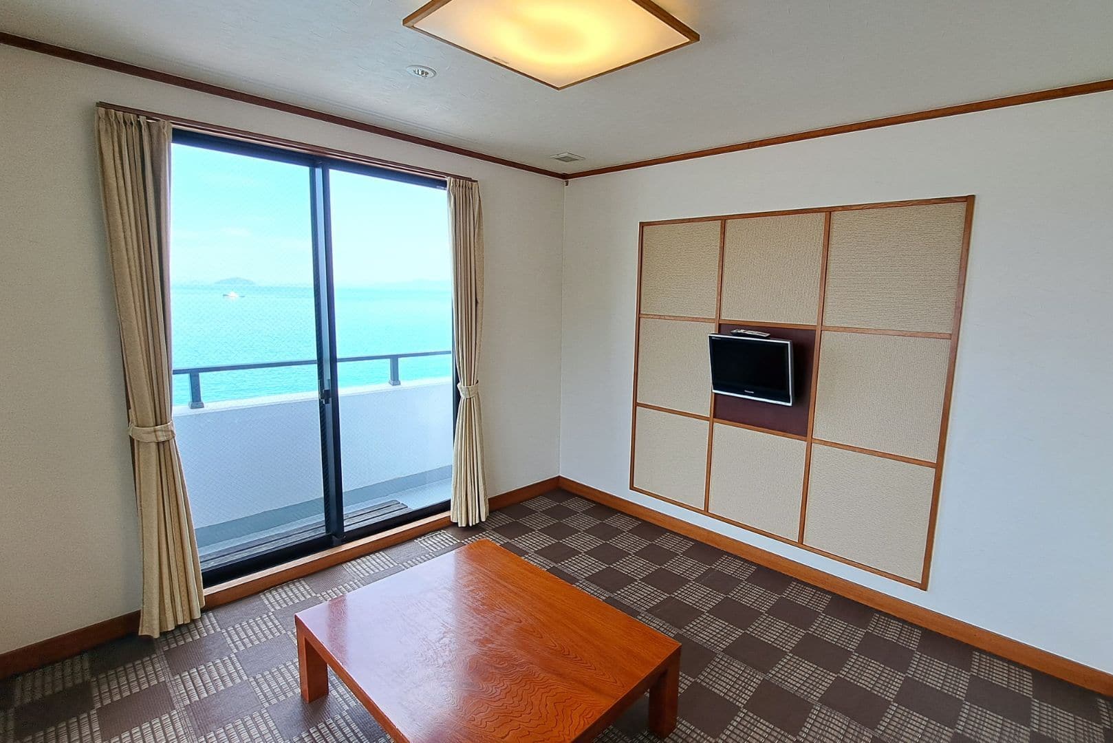 民宿かつらの本館和室