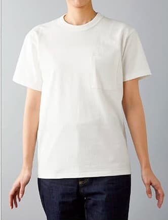 オープンエンドマックスウェイトバインダーネックポケットTシャツの着用イメージ:モデル 身長165cm ホワイト Sサイズ着用
