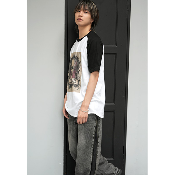モデル：一ノ瀬しろ／身長178cm／XLサイズ／ホワイト×ブラック着用