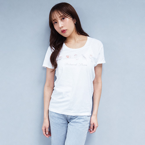 スリムフィットUネックTシャツ